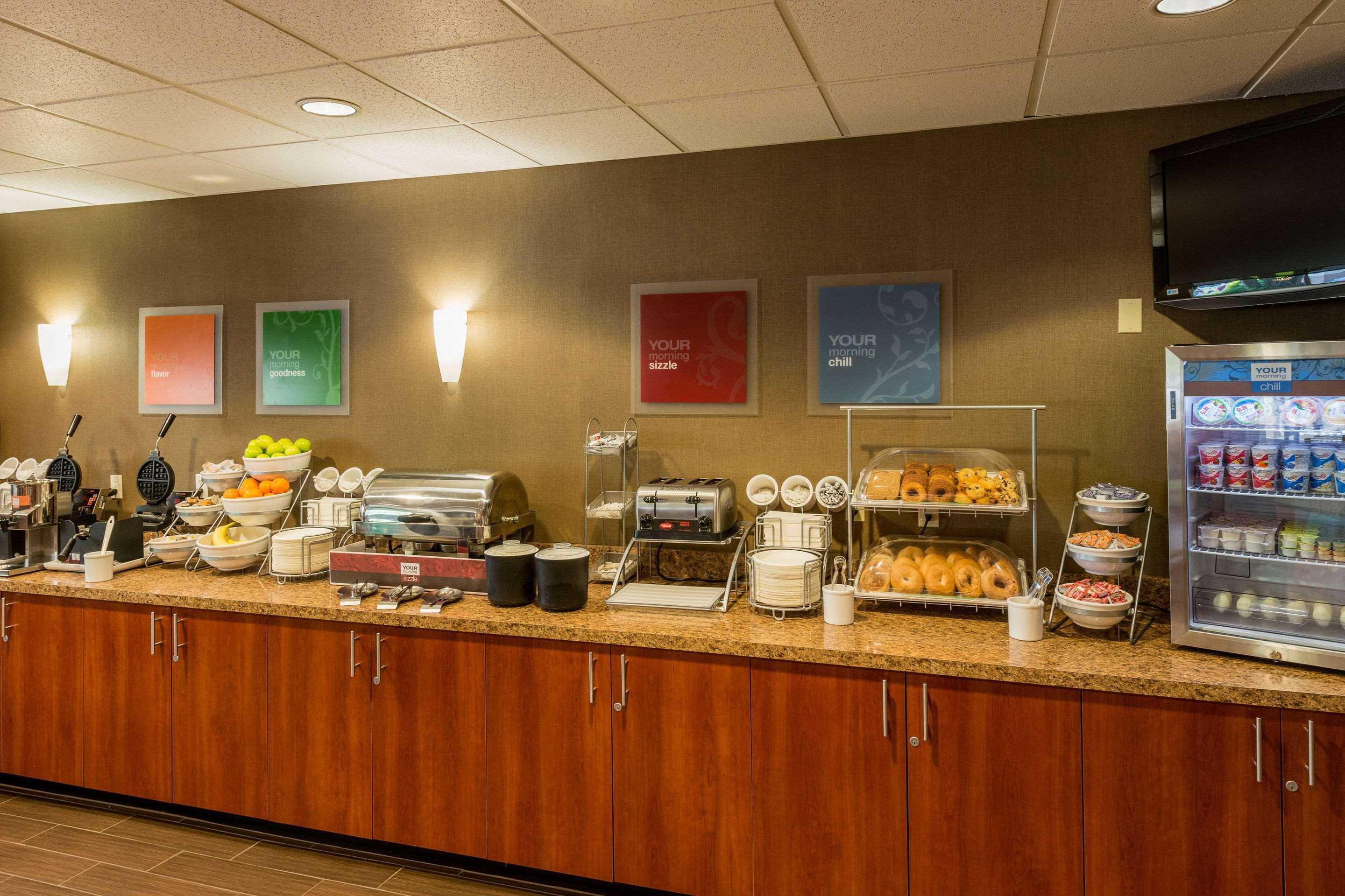 Comfort Suites Springfield-Eugene Bagian luar foto