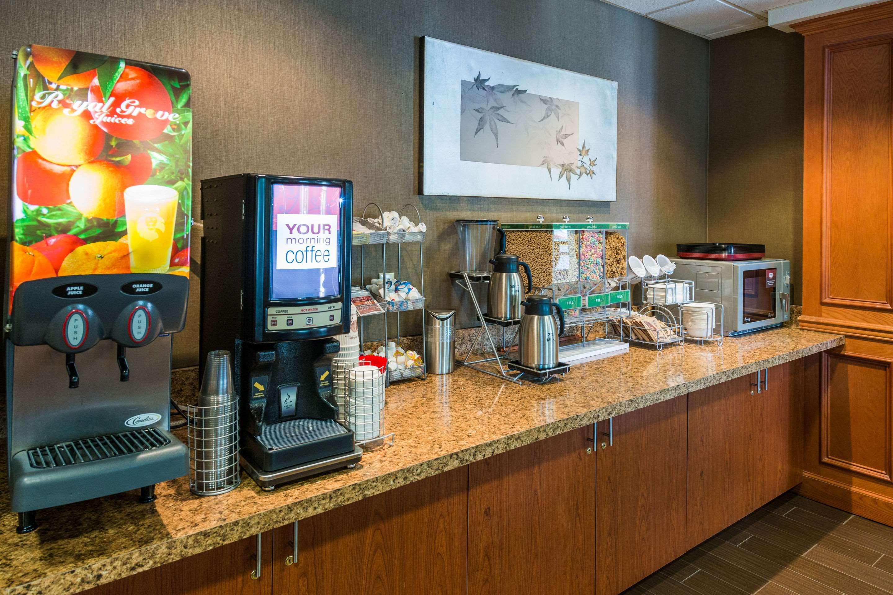 Comfort Suites Springfield-Eugene Bagian luar foto