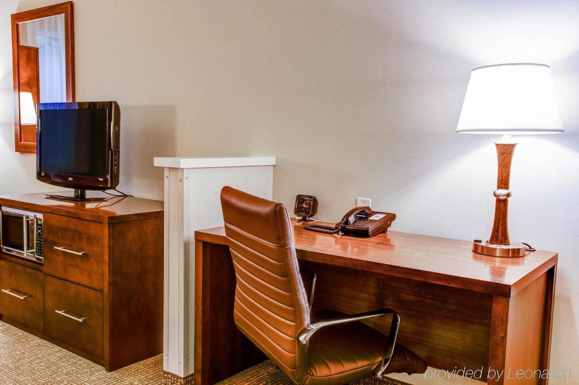 Comfort Suites Springfield-Eugene Bagian luar foto