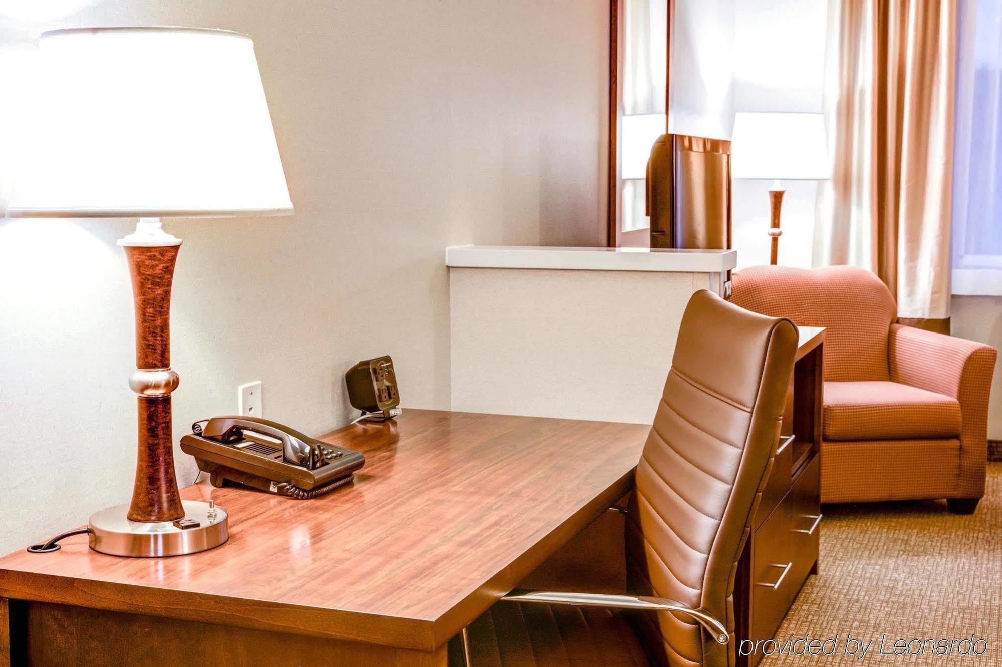 Comfort Suites Springfield-Eugene Bagian luar foto
