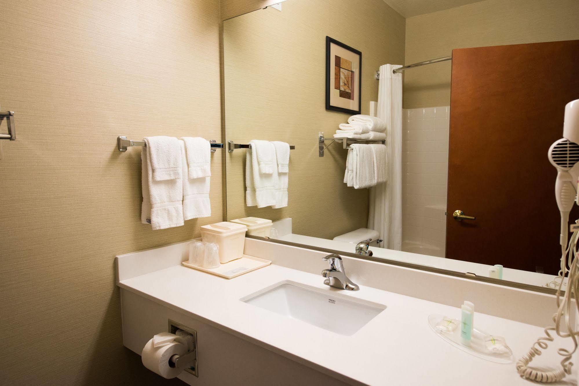 Comfort Suites Springfield-Eugene Bagian luar foto